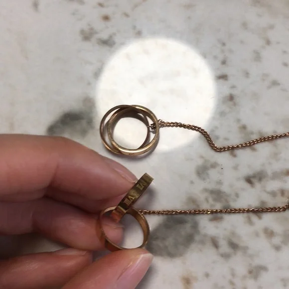 earring - Picture 2 of 3